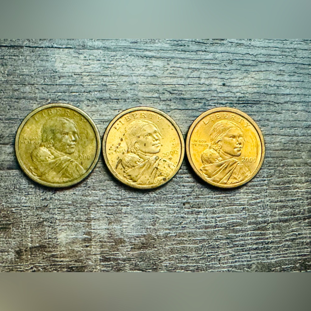3/2000 Sacagawea 1 Dollar Error Coin No Edge Lettering Writing Gold Tone